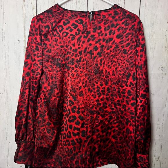 Rebecca Malone Women’s Black and Red Print Blouse
Sz M
Nwt - Picture 12 of 12